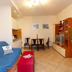 Apartman In 713 *