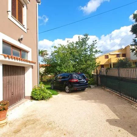 In 713 아파트 메덜린